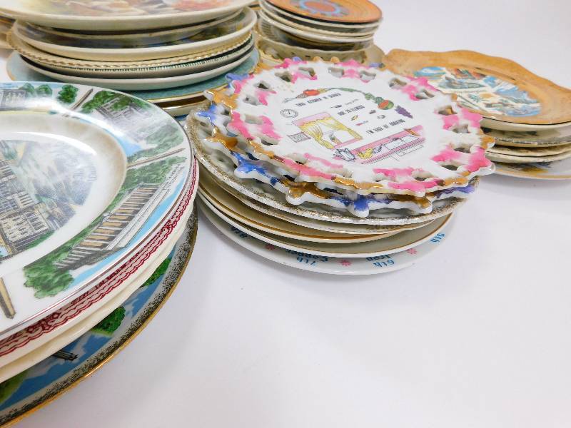 lot 45 image: Lot of Vintage Plates