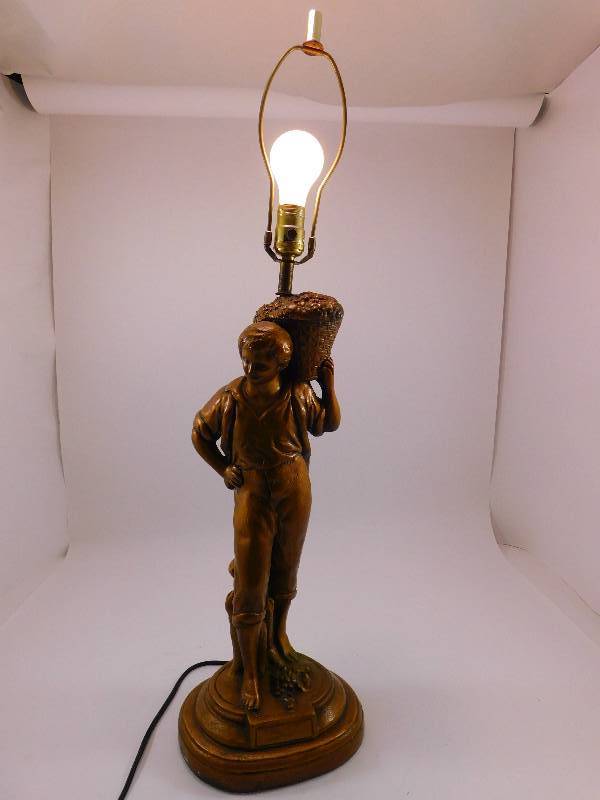 lot 48 image: lamp
