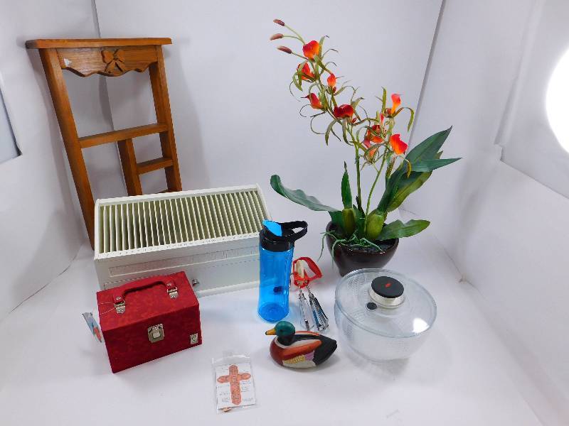 lot 50 image: Lot of Misc. Home Decor Items