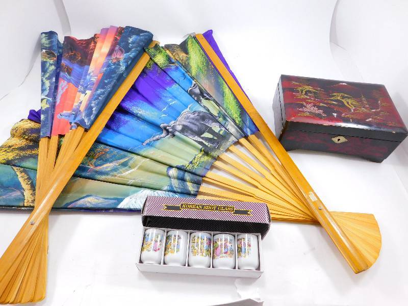lot 63 image: Lot of Asian Decor