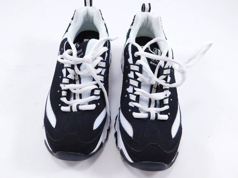 lot 69 image: Womens Skechers Size 6.5 Shoes