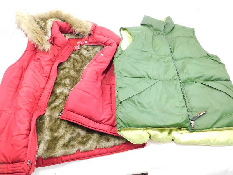 lot 70 image: 2 Vests - Size XL