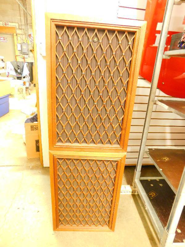 lot 76 image: 2 Pioneer CS-99A Speakers