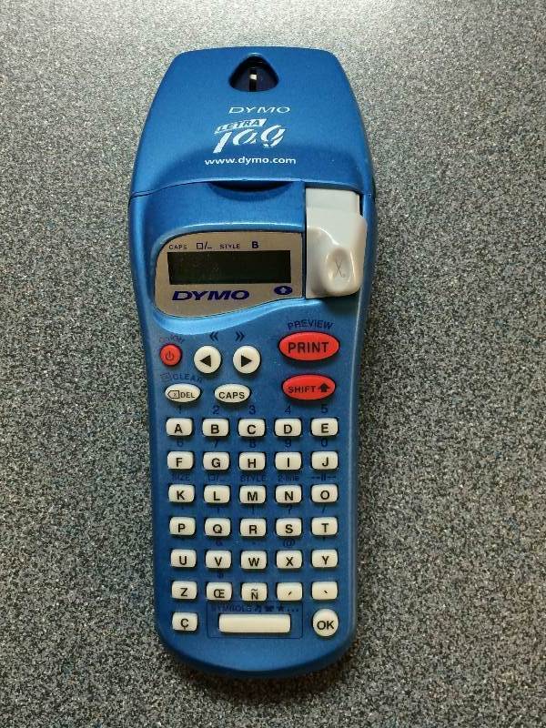 lot 5 image: Retails New $70 DYMO 109 LetraTag Labelmaker - Blue - Excellent Condition