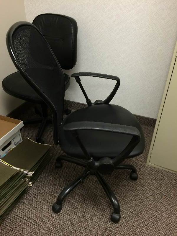 lot 8 image: Mesh Back Black Adjustible Ergonomic Chair - A little Wobbly & Small Tear To Seat
