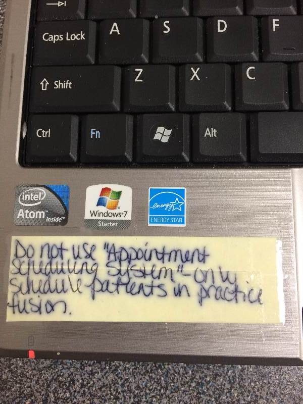 lot 18 image: Windows 7 EMachines Laptop - Excellent Condition - Seller Will Remove Personal Info Before Pickup