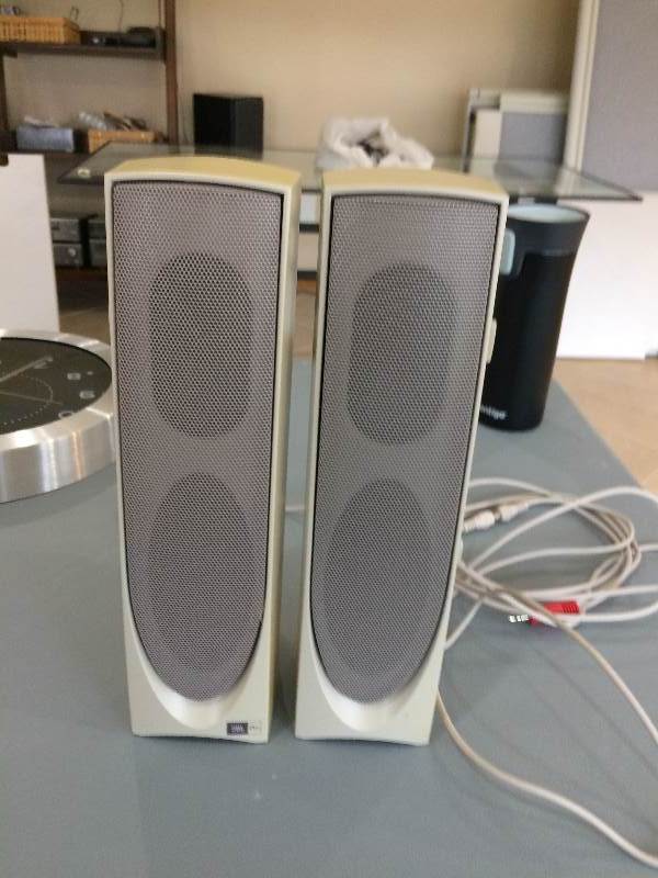 lot 50 image: Kinyo 2 way vhs video rewinder And 4 JBL Pro compact Speakers (2 Speakers not shown but same condition as other two) - Excellent Condition