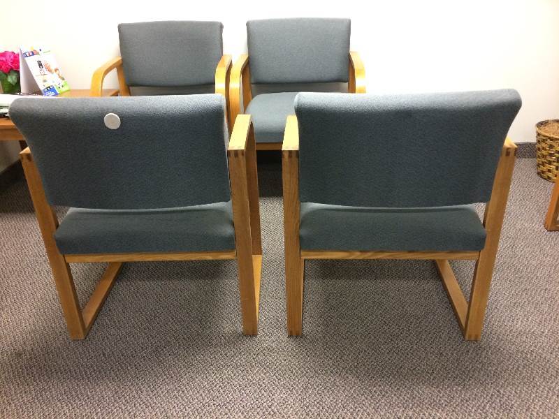 lot 53 image: WOW Retails New $1500 2 High Quality Lesro Industries Weston Medium Oak Finish Sweeping Transitional Arm Reception Lobby Charcoal Guest Sled Base Seats Chairs - Super Condition