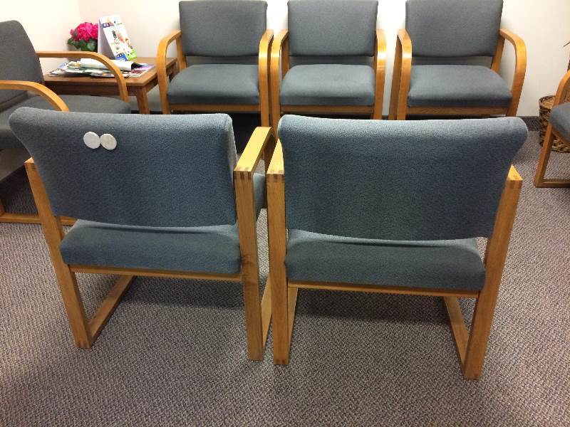 lot 56 image: WOW Retails New $1500 2 High Quality Lesro Industries Weston Medium Oak Finish Sweeping Transitional Arm Reception Lobby Charcoal Guest Sled Base Seats Chairs - Super Condition