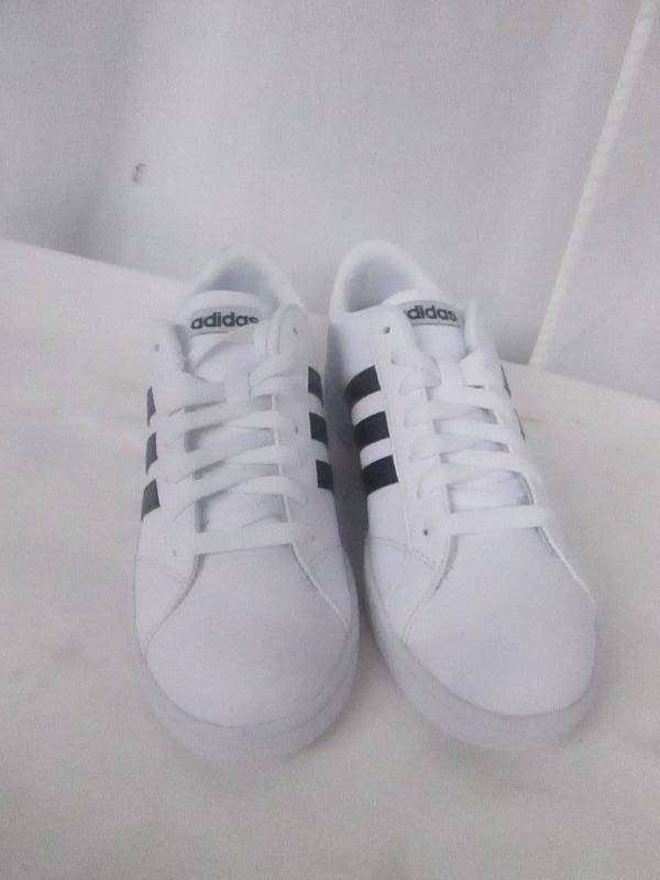 lot 44 image: Adidas Neo Womens Baseline Casual Sport Shoe