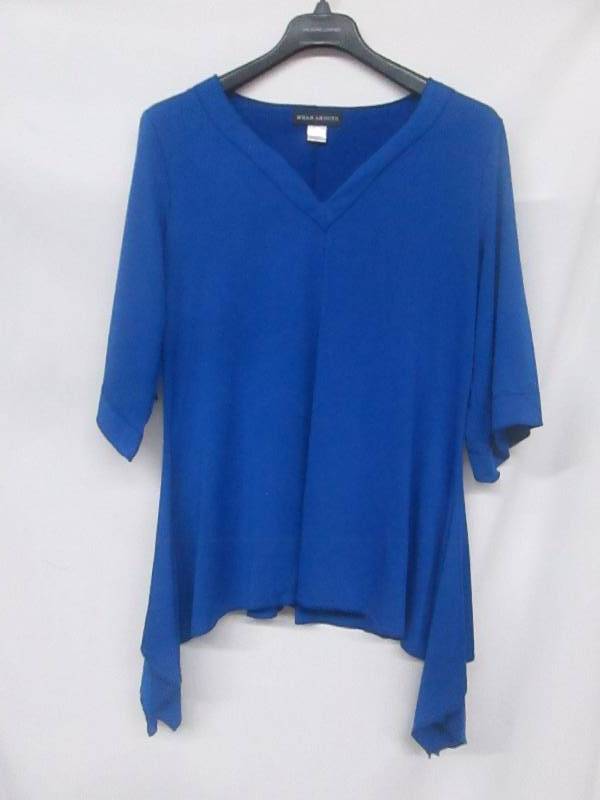 lot 70 image: Wearabouts Misses Knit Sharkbite Tunic