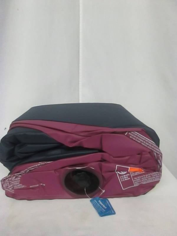 lot 39 image: Intex Ultra Daybed Lounge
