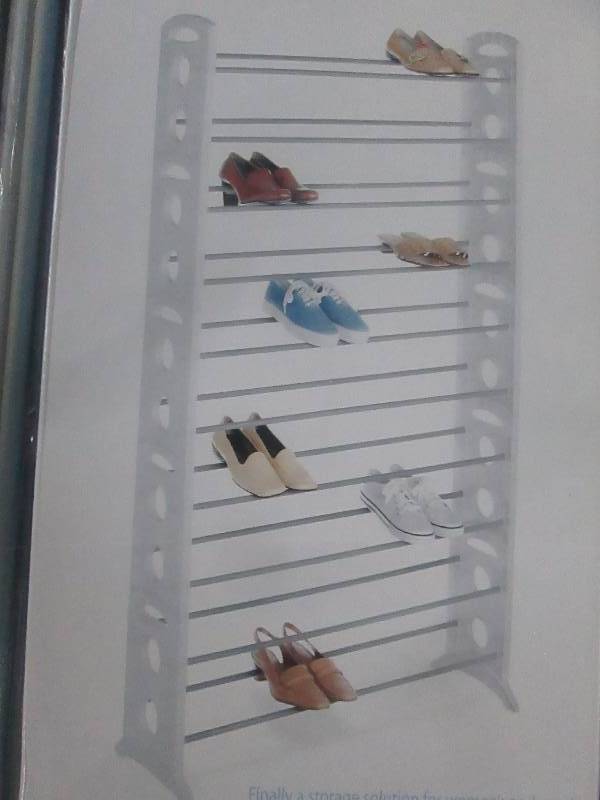 lot 38 image: Whitmor Shoe Tower