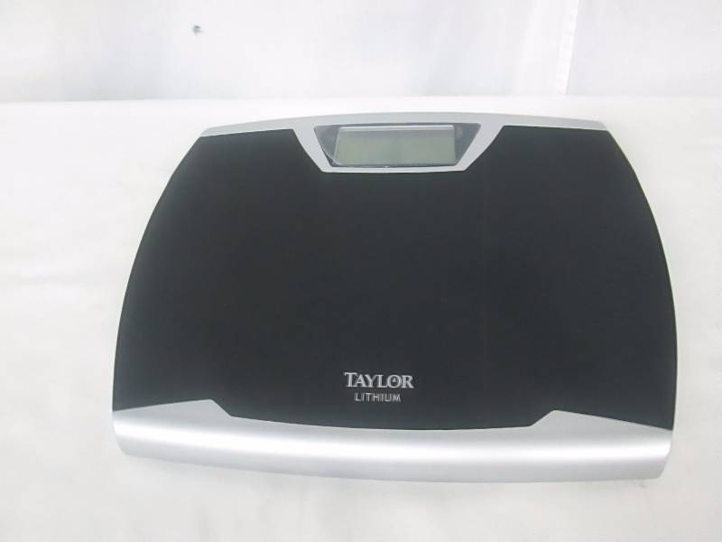 lot 32 image: Taylor Lithium Electronic Digital Bath Scale