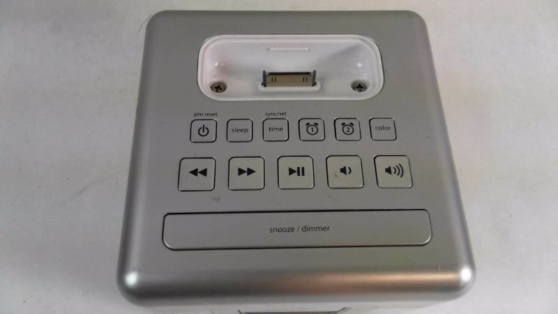lot 312 image: IHome Ipod Dock IP18