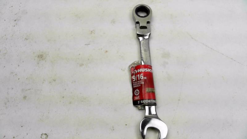 lot 105 image: Husky 916 Flex Head Ratcheting Wrench