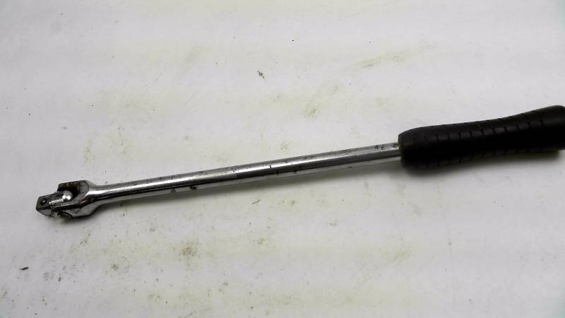 lot 110 image: Fleet 1690 12 Breaker Bar 15 long