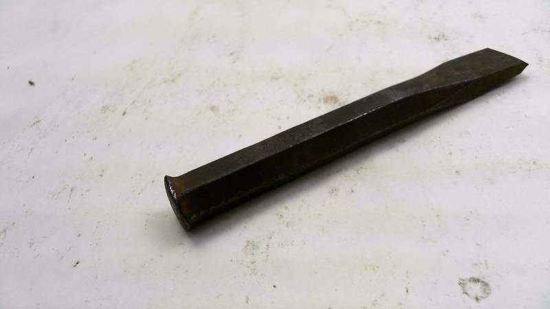 lot 124 image: Mac Tools Flat Chisel  34 C24 FLAT TIP CHISEL 34 X 8-716