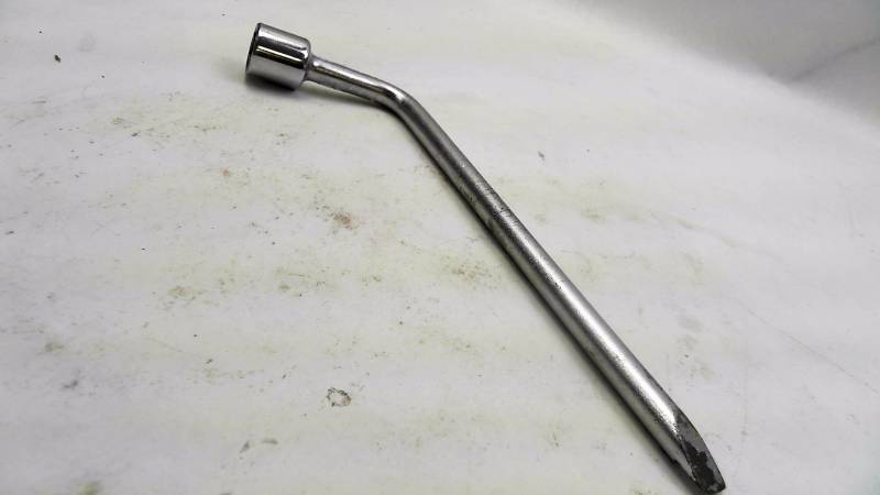 lot 126 image: Single Lug Wrench