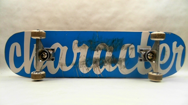 lot 2 image: Character Complete Skateboard