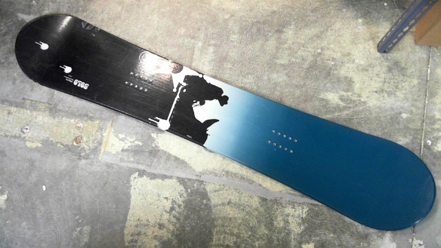 lot 15 image: Solo Six Gun 156 Snowboard
