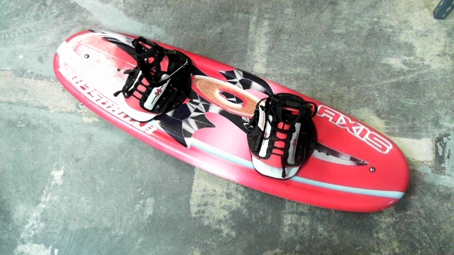 lot 28 image: Axis Hydroslide Wake Board