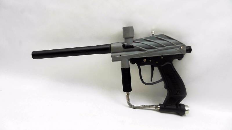 lot 45 image: Liberator Plastic Beginners Paintball Marker