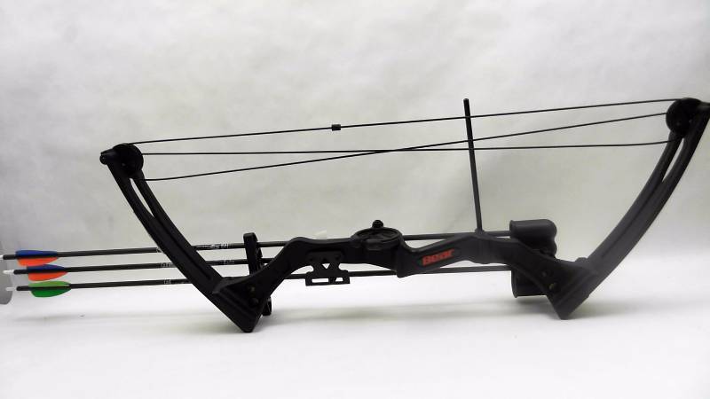 lot 65 image: Bear Brave III Compound Youth Bow