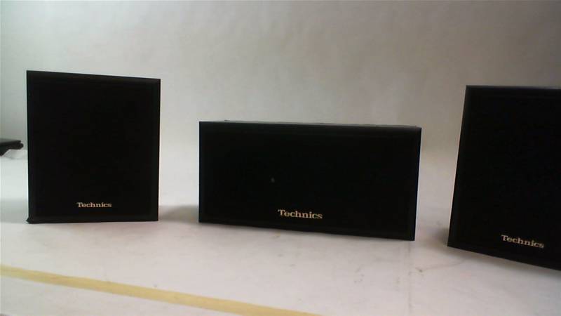 lot 389 image: Technics SB-S35 3 speaker set 4 ohms 70 watts