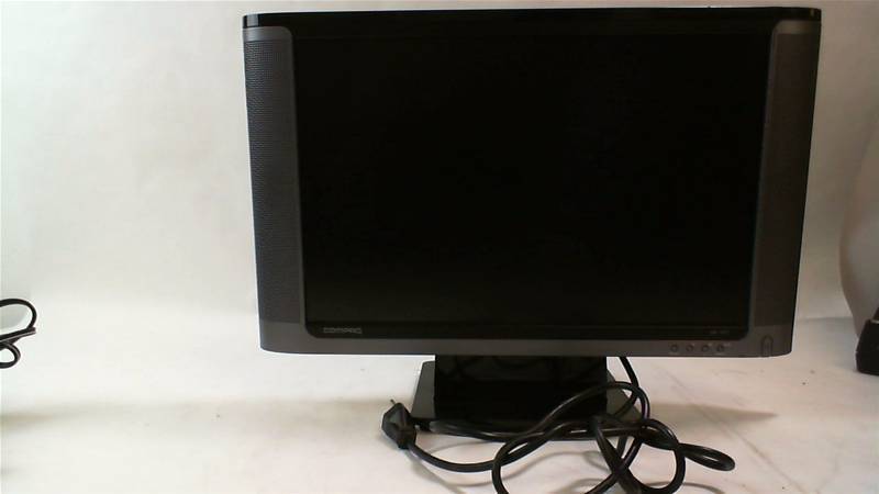 lot 422 image: Compaq model RK281AA 19 inch computer monitor with power cable