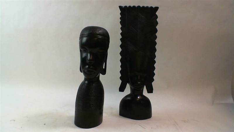lot 446 image: Hand carved African ebony wood figurine busts statues