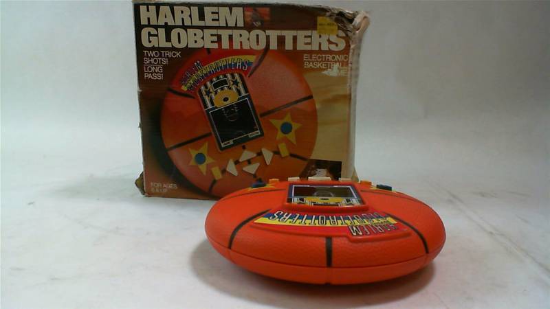 lot 450 image: Harlem Globetrotters electronic basketball game vintage in box old school cool