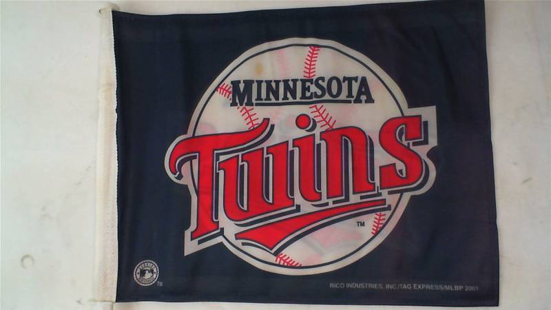 lot 471 image: Minnesota Twins Window Flag