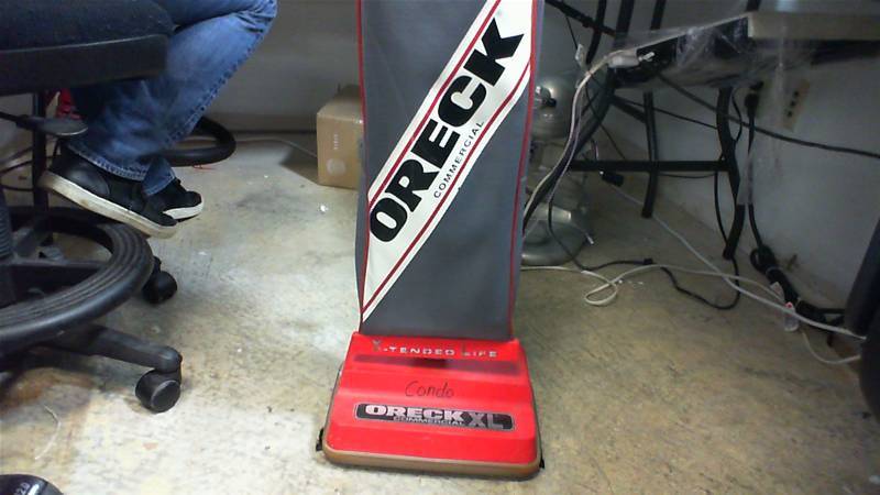 lot 487 image: Oreck Commercial XL X-tended Life Vacuum