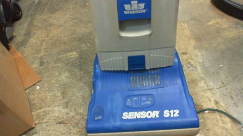 lot 493 image: Windsor Sensor S12 model vacuum with hose and attachments