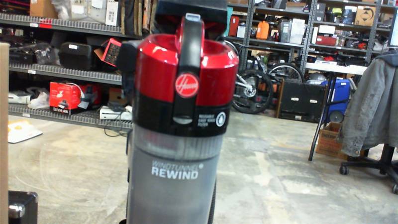 lot 501 image: Hoover model UH70820 wind tunnel rewind vacuum with automatic cord rewind