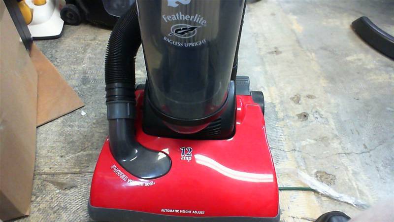 lot 502 image: Eureka Featherlite model 085845 vacuum with attachments