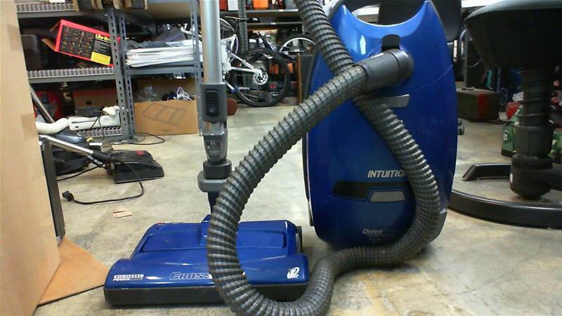 lot 507 image: Kenmore Intuition Crossover model 116 28014700 cannister style vacuum with attachments one mising see pics