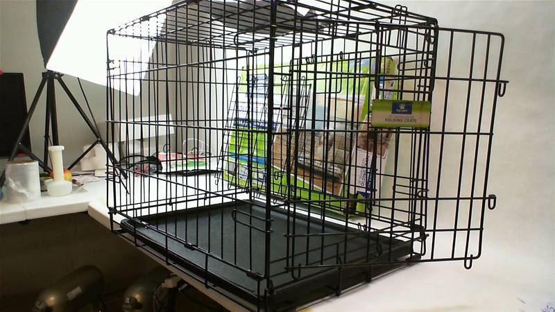 lot 517 image: Top Paw brand dog crate 24 inch double door for dogs 12-25 pounds Excellent condition open box
