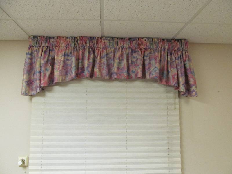 valance and blind