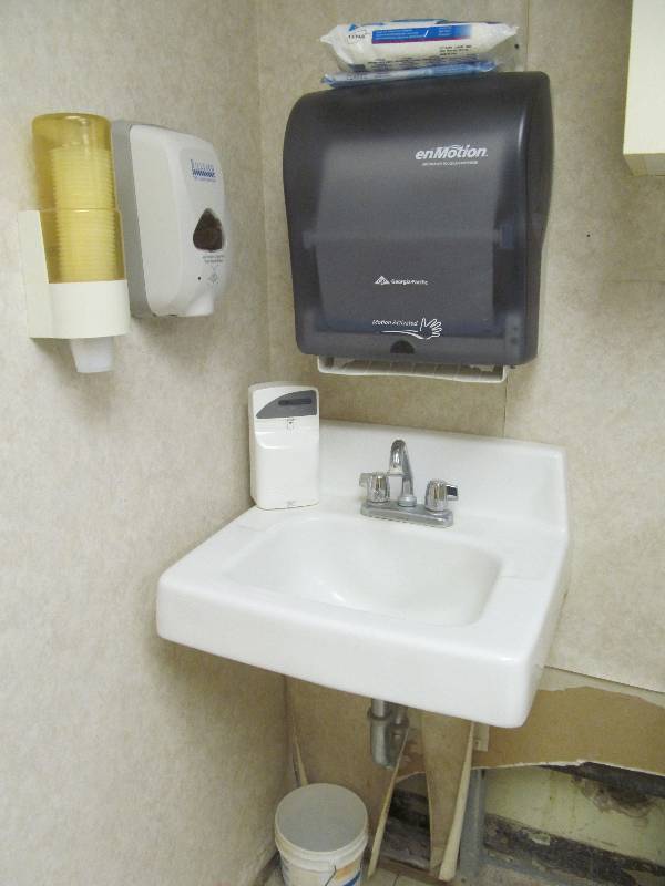 wash station sink