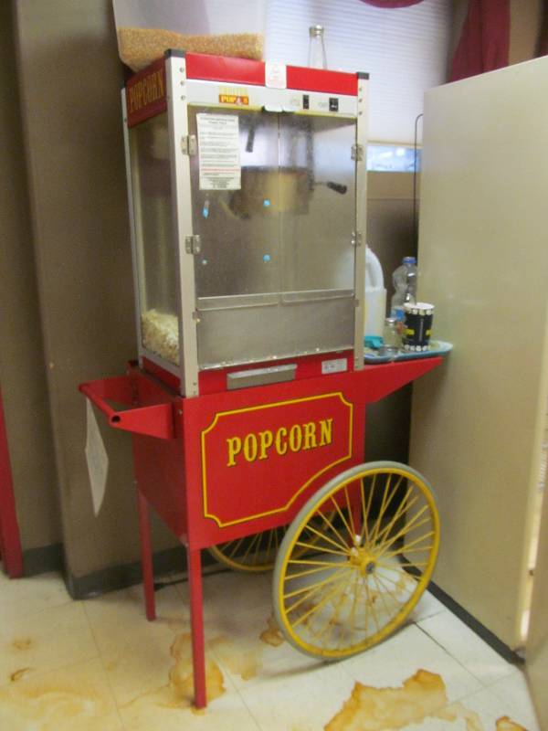 popcorn maker