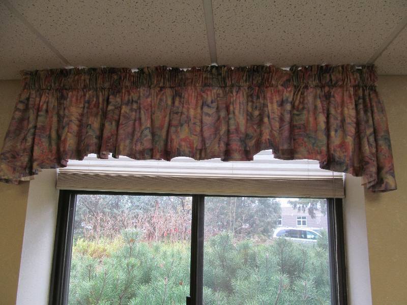 valance and blind