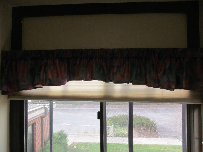 valance ,blind