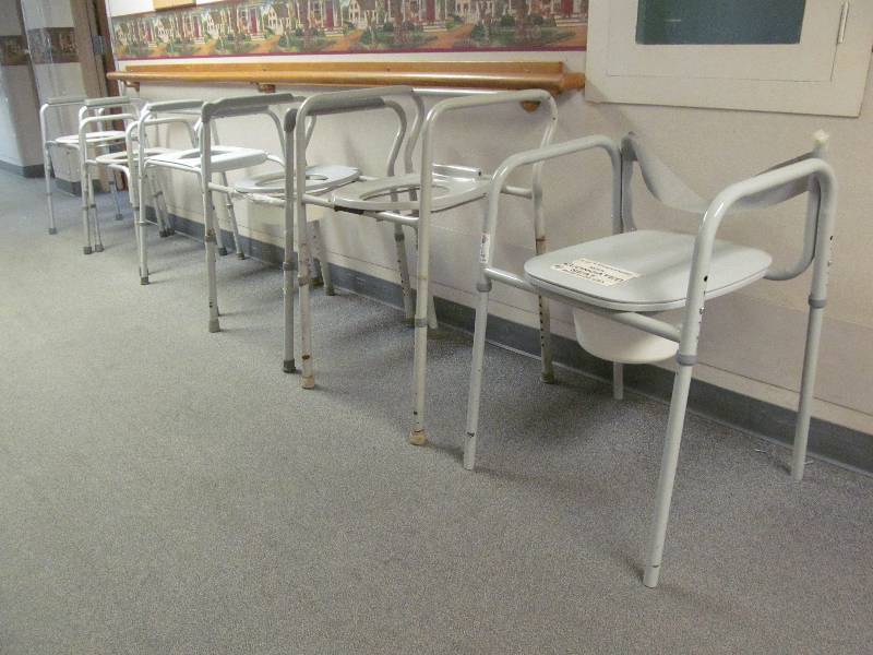 Commodes
