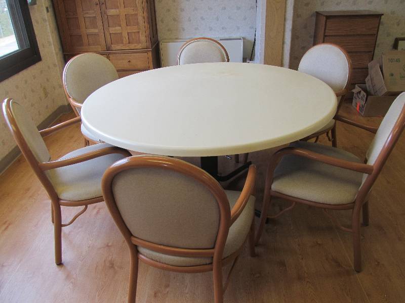 TableChairs