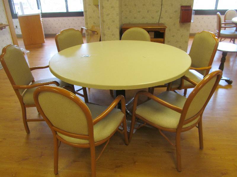 TableChairs