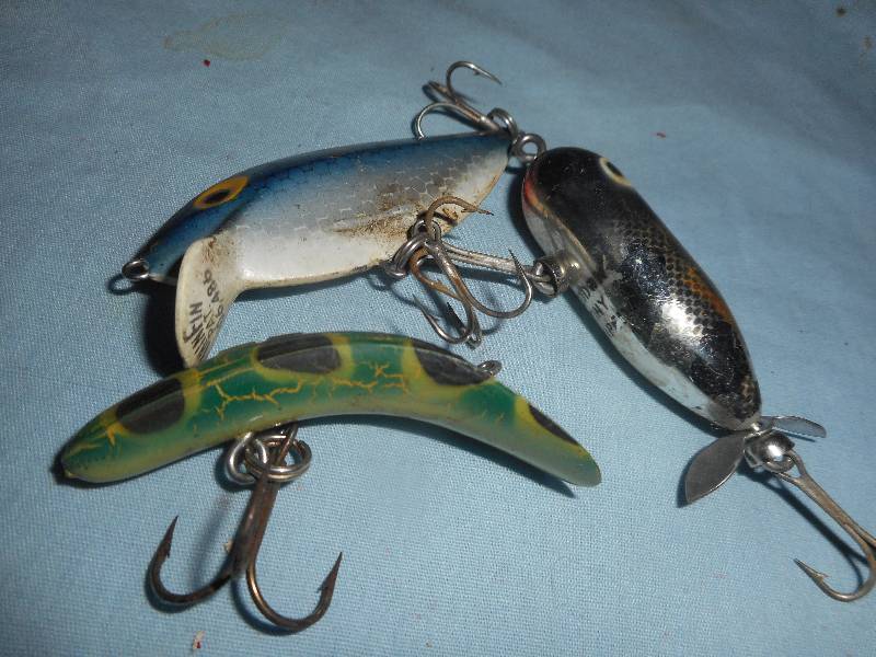 3 COLLECTIBLE FISHING LURES