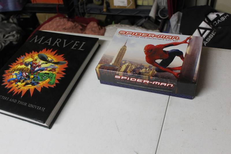 Spider Man Limited Edition DVD's Collectors Gift Set 2 Comic Books