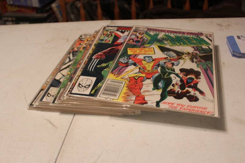 lot 46 image: Lot of (19) Marvel Comics X-Men Comic Books w Signed